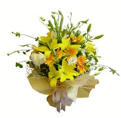 karışık gerbera lilyum ve mevsim çiçek buketi Ankara Etimesgut Çiçekçi firma ürünümüz 