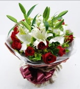 11 adet kırmızı gül 2 dal kazablanka buket Ankara ucuz çiçek gönder